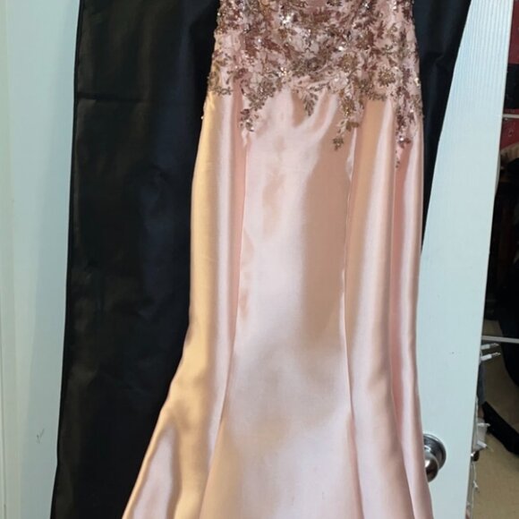 Prom/Graduation Dress - Picture 3 of 3